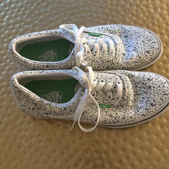 Green & Paint splattered vans - Picture 2 of 3